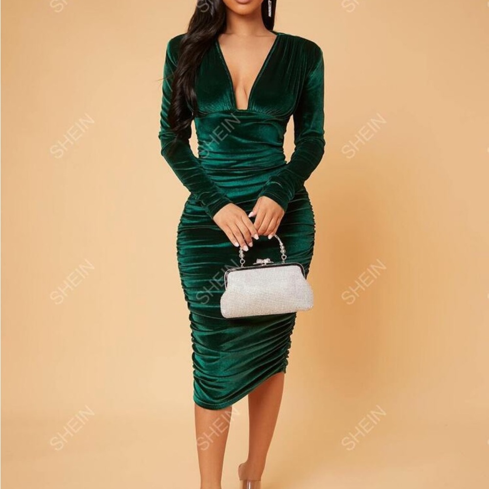 V Neck Ruched Velvet Party Green
Bodycon Long Sleeve Dress